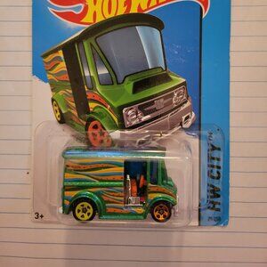 Hot Wheels HW City 2015 HW Art Cars Bread Box 2013 Mattel -- ITEM #1501